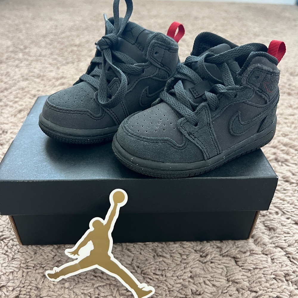 Jordan 1 Mid SE Toddler 5C